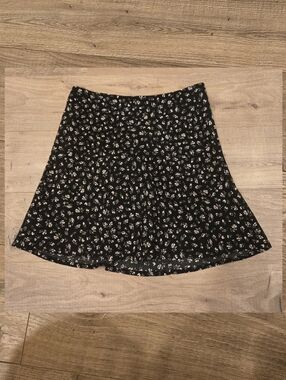 90s Skater Coquette Soft black Flowy Ditsy White Floral skirt side zipper size 0